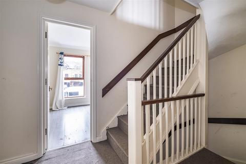 102 Farriers Road, Epsom, KT17 1LR