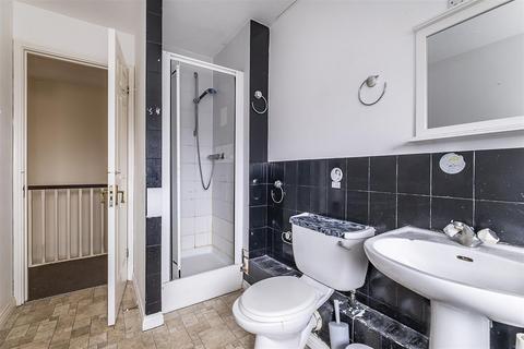 102 Farriers Road, Epsom, KT17 1LR