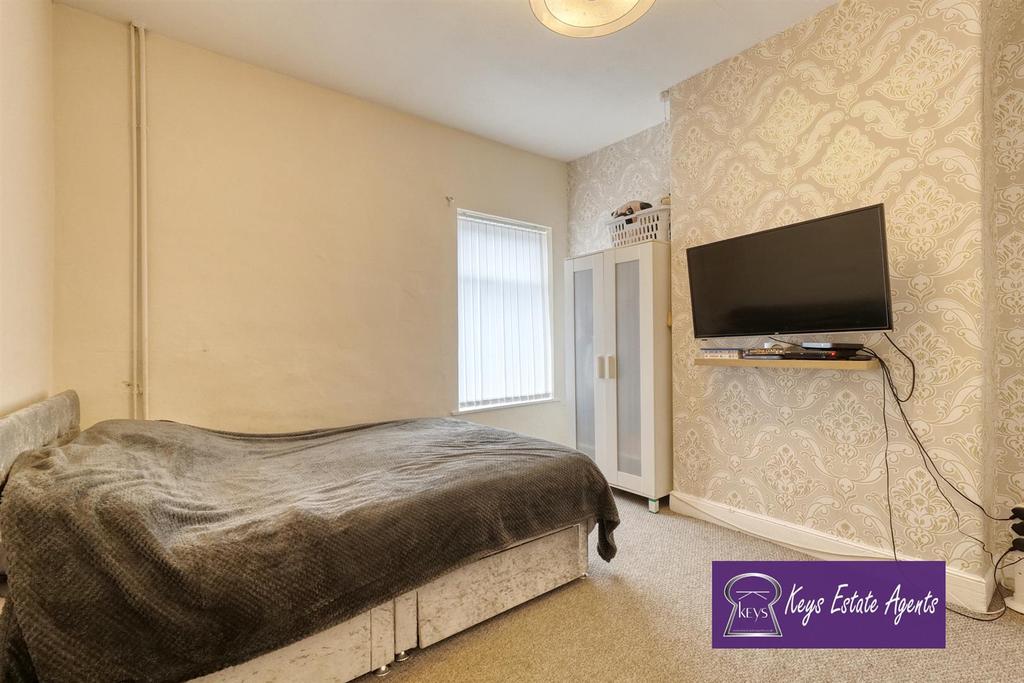 BEDROOM (rear)