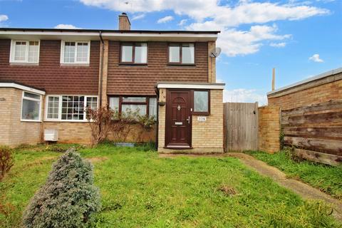 3 bedroom end of terrace house for sale - Linnet Drive, Chelmsford