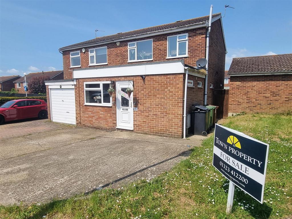 Lavender Close, Eastbourne 3 bed semidetached house for sale £310,000