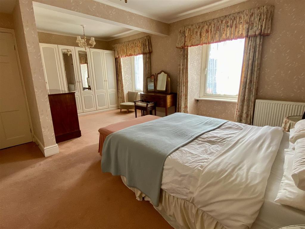 Main bedroom.jpeg