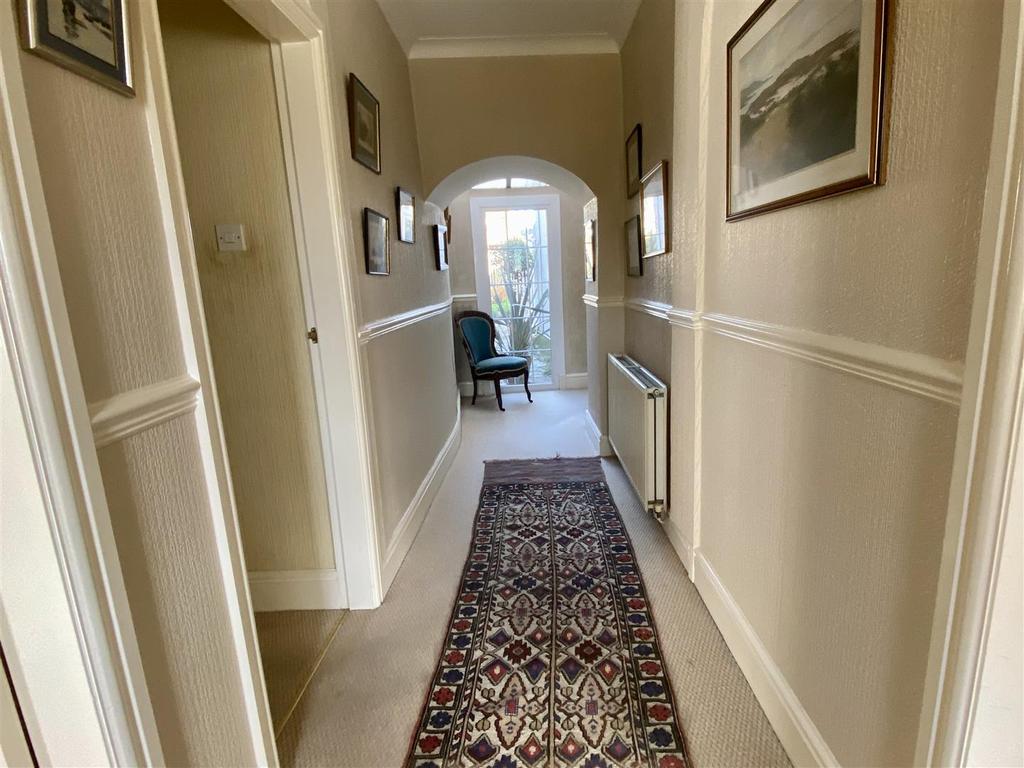 Hallway.jpeg