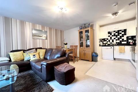 2 bedroom flat for sale - Ongar Road, Brentwood