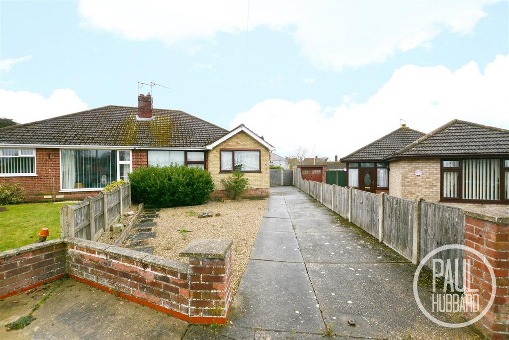 Hadleigh Drive, Lowestoft 3 bed semidetached bungalow for sale £220,000
