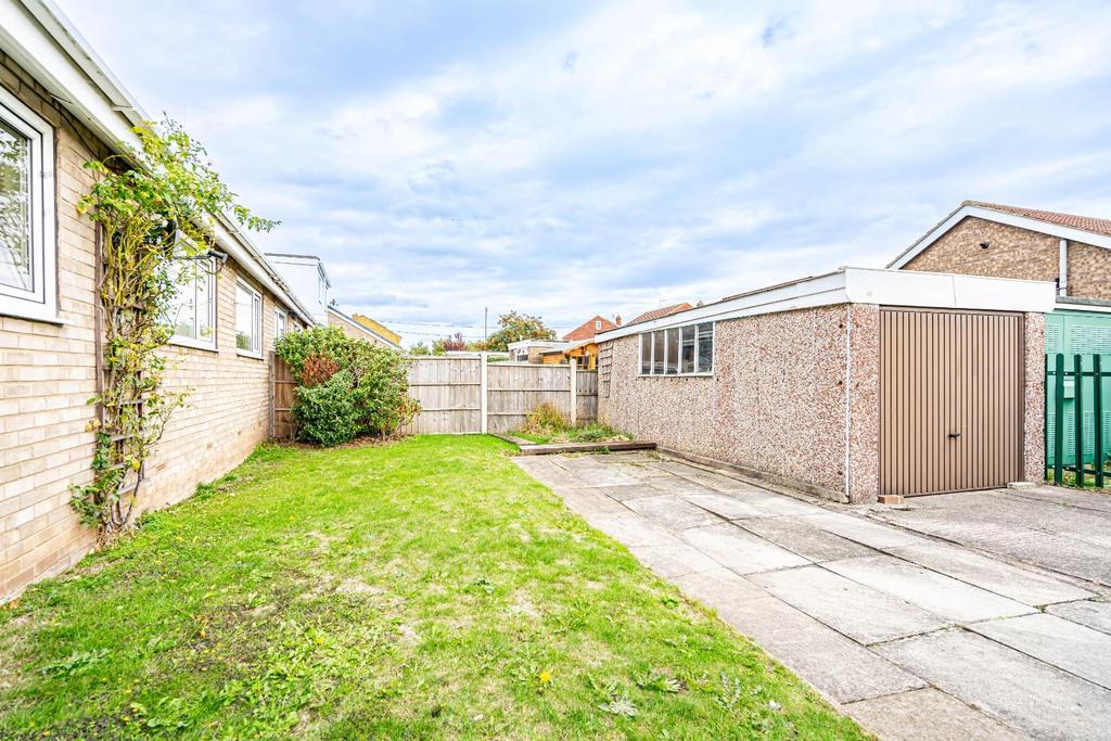 Dane Avenue, Thorpe Willoughby, Selby 3 bed semidetached bungalow £200,000