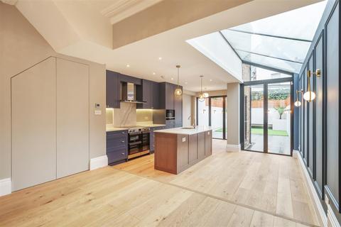 4 bedroom house for sale - Kenmont Gardens, London NW10