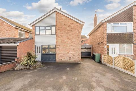 92 Bromley Lane, Kingswinford, DY6 8LR