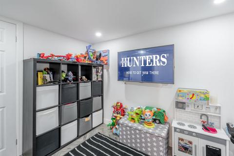 92 Bromley Lane, Kingswinford, DY6 8LR