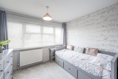 92 Bromley Lane, Kingswinford, DY6 8LR