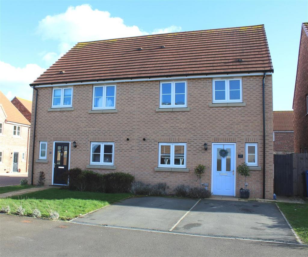 Oak Road, Market Weighton, York 3 bed semidetached house for sale £