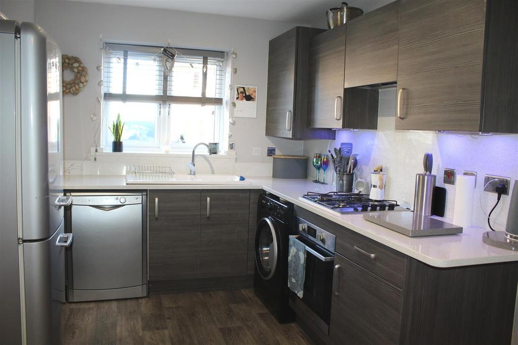 KITCHEN &amp; DINING ROOM