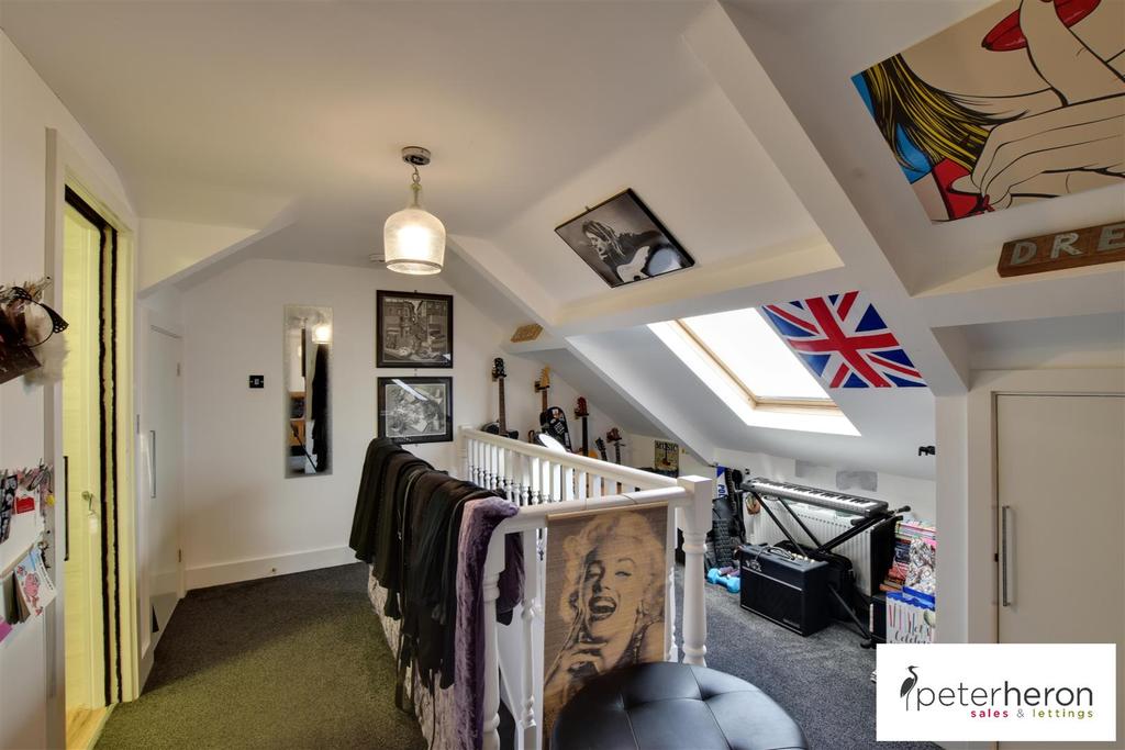 Additional Loft Room