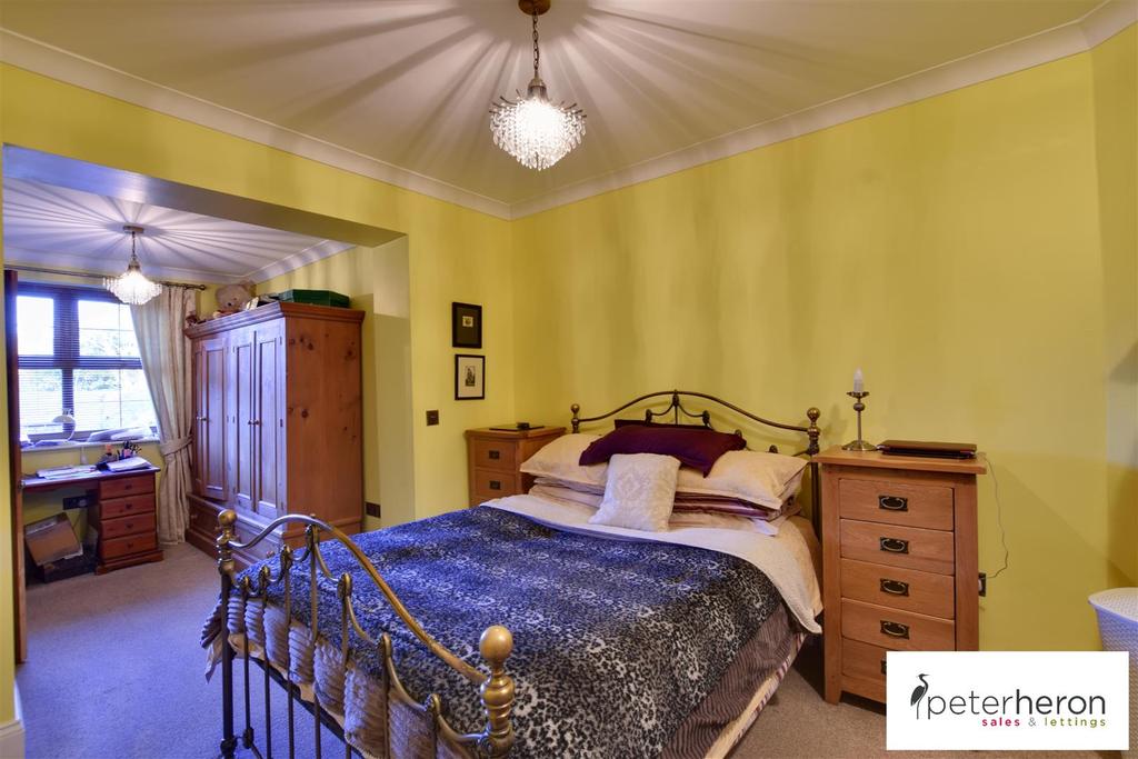 Bedroom 1 (rear)