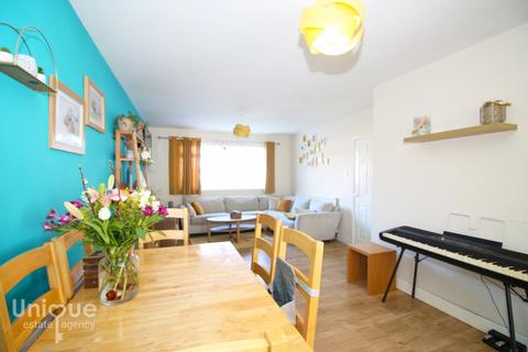 8 Willowdene, Thornton-cleveleys, FY5 3NB