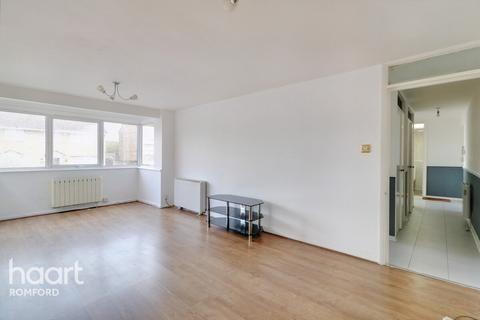 4 Winston Close, Romford, RM7 8LL