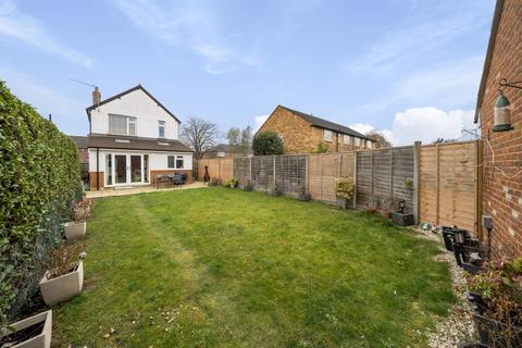 8 Stepgates, Chertsey, KT16 8HX