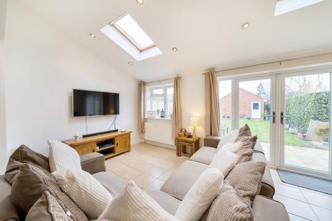 8 Stepgates, Chertsey, KT16 8HX