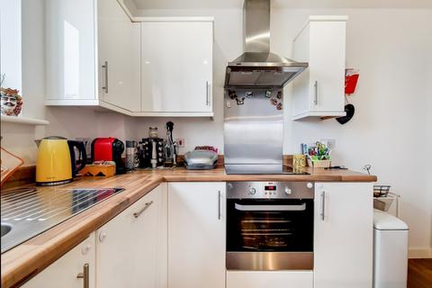 2 bedroom flat for sale - John Miller House, Barking, Essex