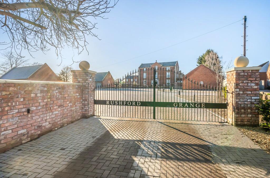 Rushford Grange, Pitchill, Salford Priors 5 bed terraced house for sale