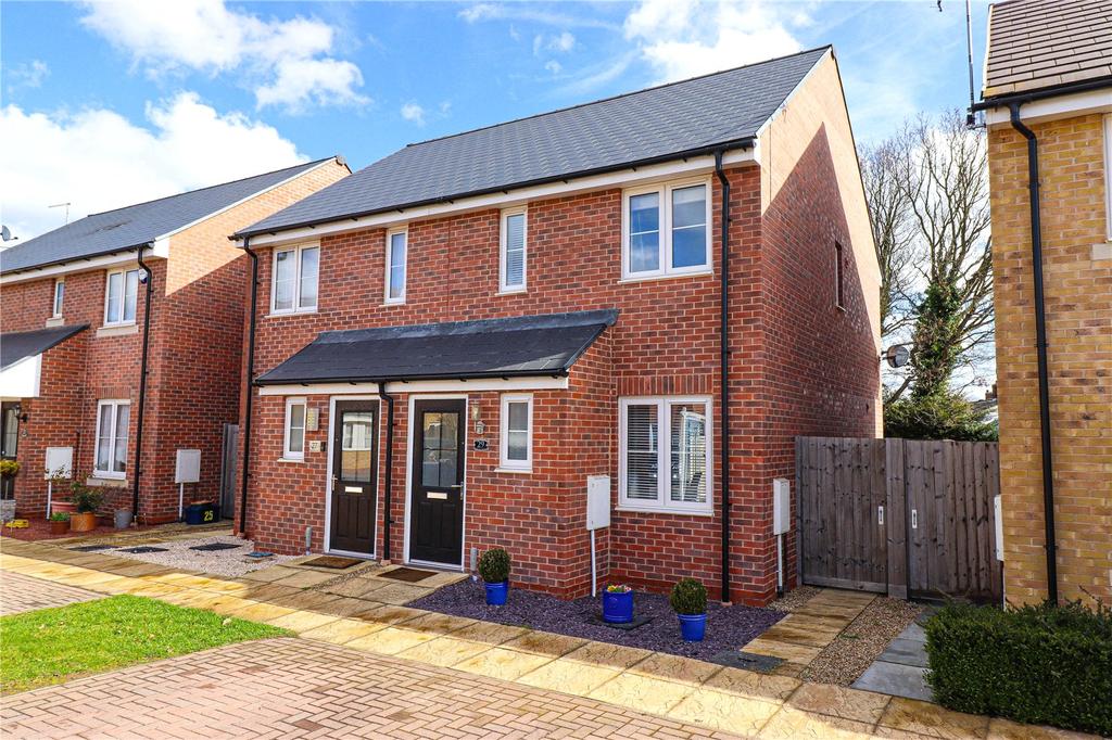 Swifts Boulevard, Heybridge, CM9 2 bed semidetached house for sale £