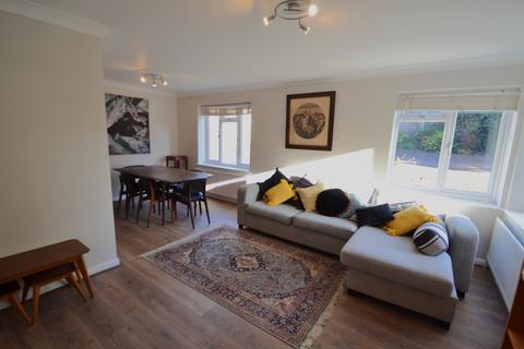 1 bedroom flat to rent, Pulborough, West Sussex, RH20