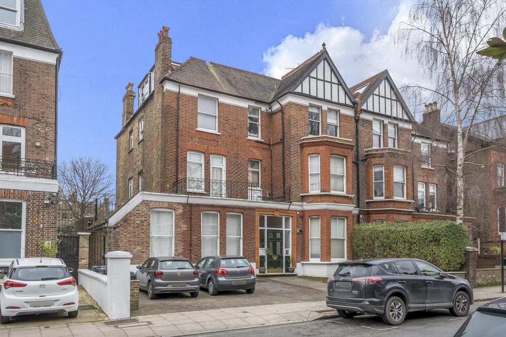 Canfield Gardens, West Hampstead 2 bed flat for sale £675,000