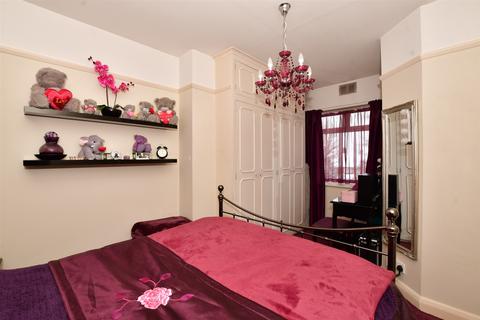 2 bedroom apartment for sale - Brighton Road, Burgh Heath, Tadworth, Surrey