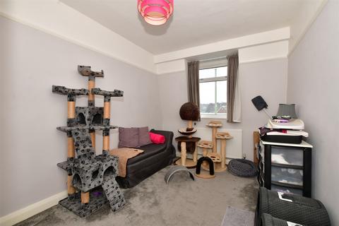 2 bedroom apartment for sale - Brighton Road, Burgh Heath, Tadworth, Surrey