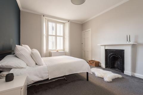 32/2 Canonmills, Edinburgh, EH3 5LH