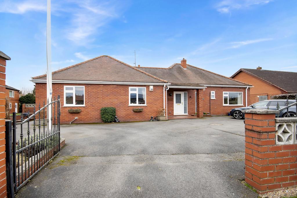 Bevercotes Lane, Tuxford 5 bed detached bungalow for sale £500,000