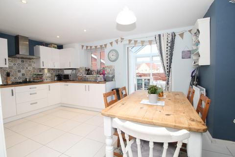1 Barrel Close, Ottery St Mary, EX11 1GD