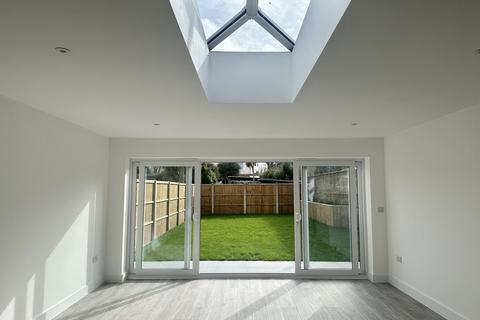 5 bedroom semi-detached house for sale - Croft Road, Poole