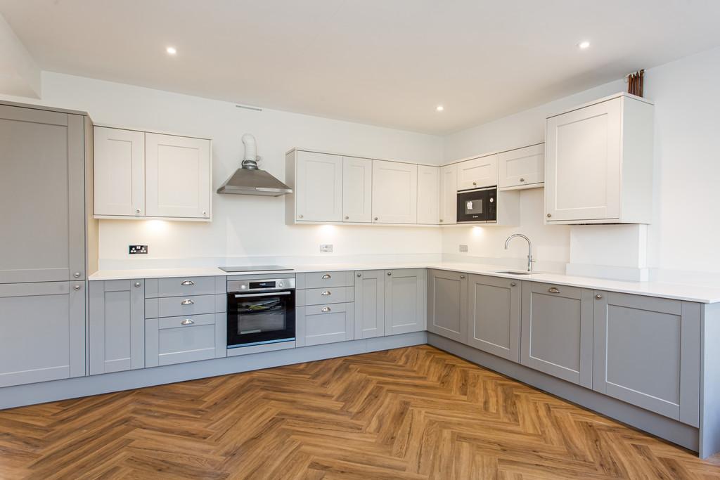 Open-Plan Kitchen/Dining