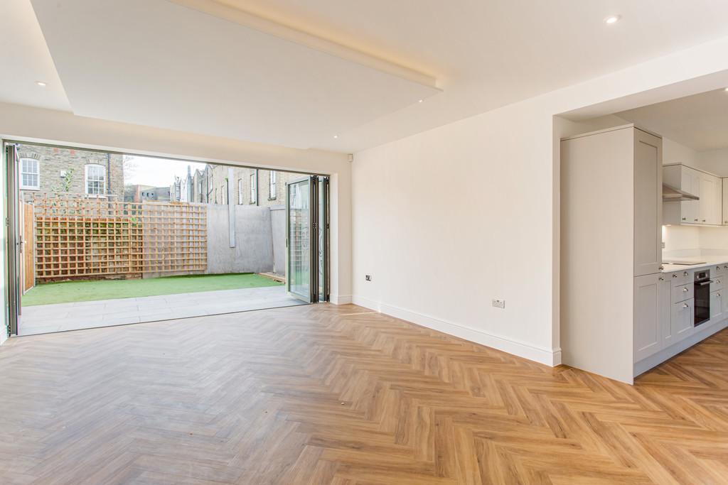 Open-Plan Kitchen/Lounge