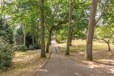 Broadwood House Pondfield Lane, Shorne, Gravesend, DA12 3LD