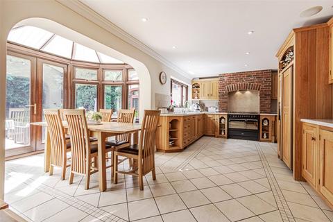 Broadwood House Pondfield Lane, Shorne, Gravesend, DA12 3LD