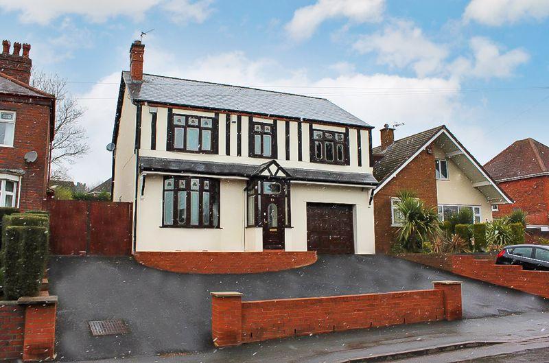 Vicarage Road West, WOODSETTON, DY1 4NW 4 bed detached house for sale