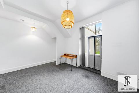 1 bedroom apartment to rent, Ferme Park Road, Crouch End, London N8