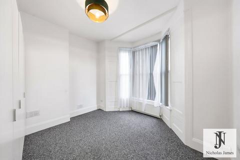 1 bedroom apartment to rent, Ferme Park Road, Crouch End, London N8