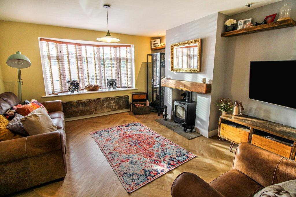 Fairford Road, Tilehurst, Reading, RG31 3 bed semidetached house £