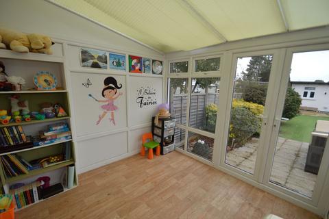 3 bedroom semi-detached house to rent, Elsa Road, Welling, DA16