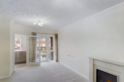 2 bedroom retirement property for sale - Garland Road, East Grinstead, RH19