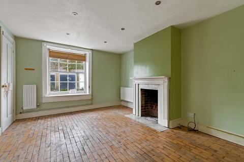 3 bedroom end of terrace house for sale - Charlton Green, Dover, CT16