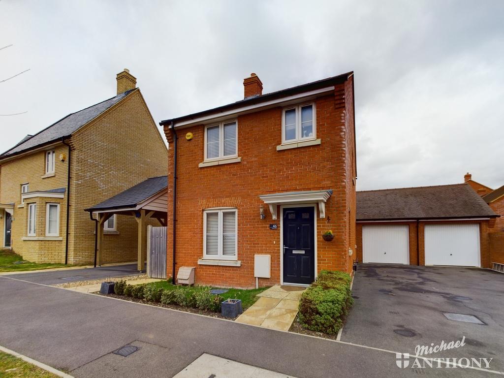 Laxton Road, Aylesbury 3 bed detached house for sale £415,000