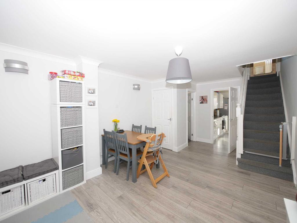 Crescent, Ipswich IP2 9QL 3 bed semidetached house £299,000
