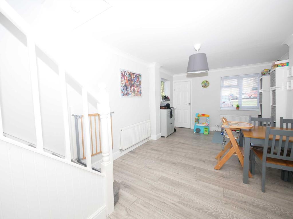 Crescent, Ipswich IP2 9QL 3 bed semidetached house £299,000