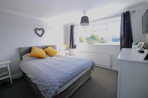 40 Holcombe Crescent, Ipswich, IP2 9QL