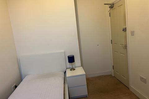 1 bedroom in a house share to rent, Single Room, 4 Upper Church Road