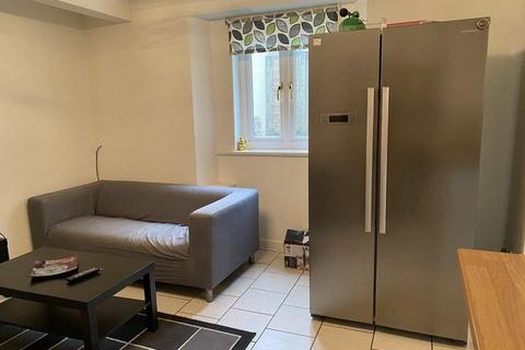 1 bedroom in a house share to rent, Single Room, 4 Upper Church Road